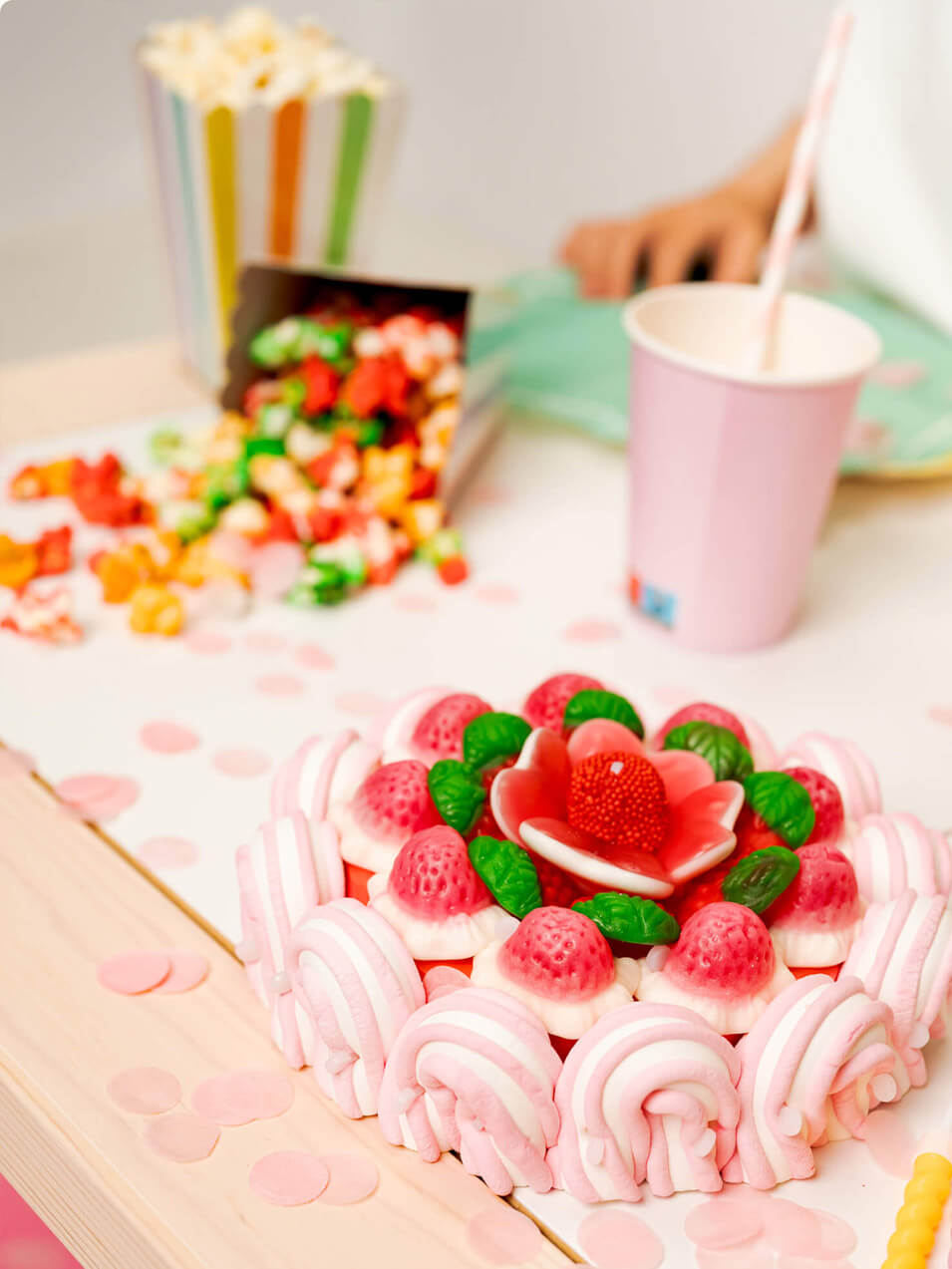 Imagen mesa con productos dulces Belros